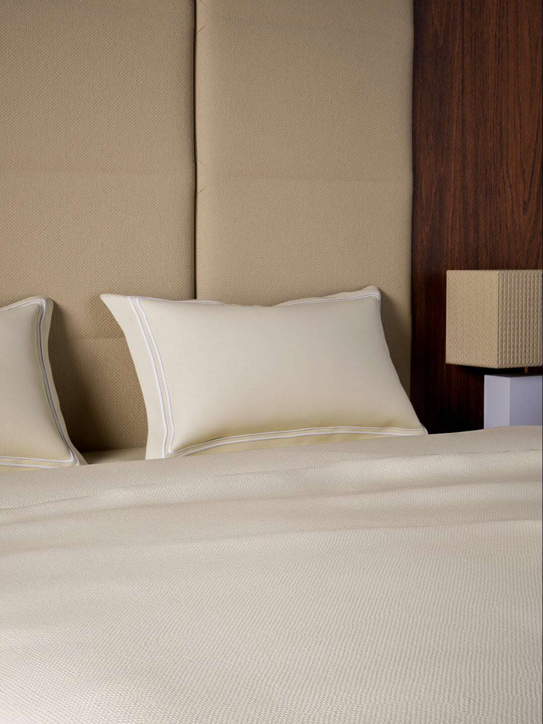 Opulent Hue 100% Cotton Super King Bedsheet Set with 2 Double Pillow Covers - 500TC